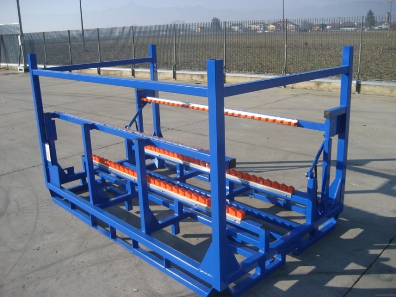 Specific metal racks - Ferrero Automotive